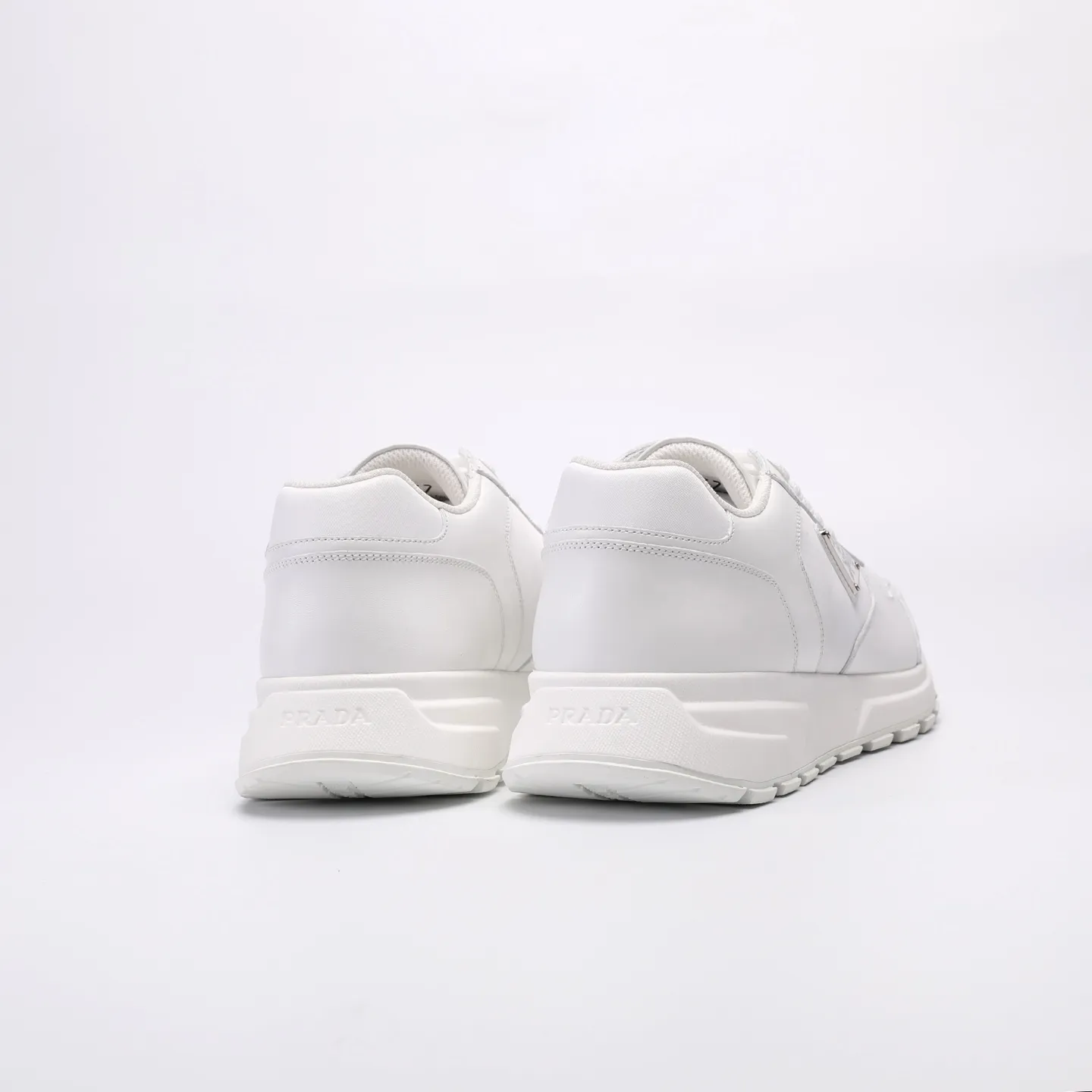 Batch 580 [PRADA] Men's shoes are popular in the counter, official website synchronization, high-quality shipments. Fabric: original cowhide with snakeskin. Lining: cowhide feet + cowhide lining. Outsole: original TPU + foam. Size: 38-46